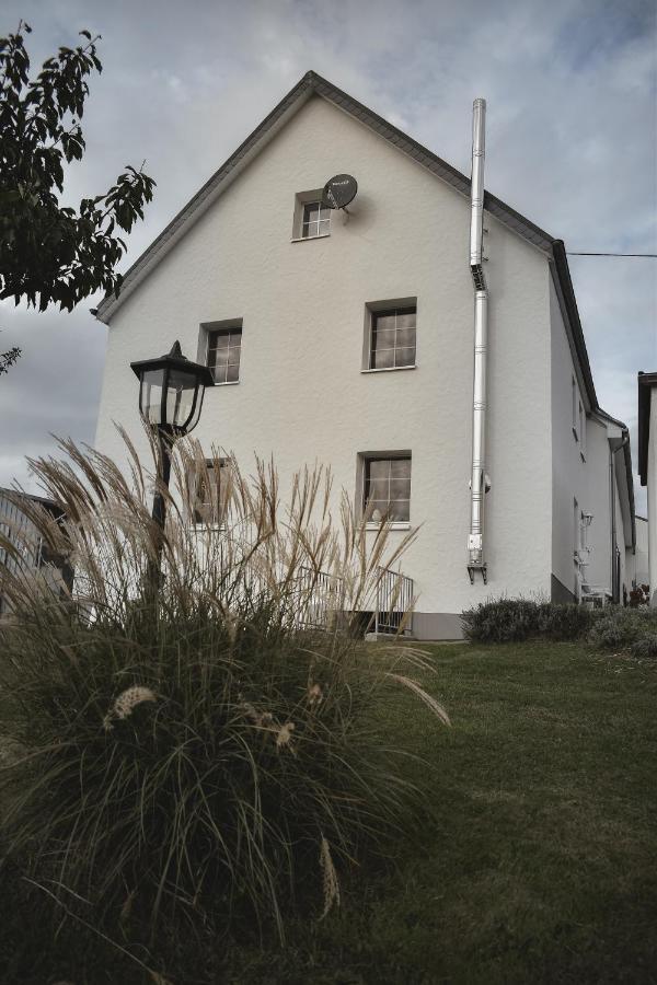 Wohlfuehl-Ferienhaus Eifel-Landurlaub Mit Herz Dahlem  Exterior photo